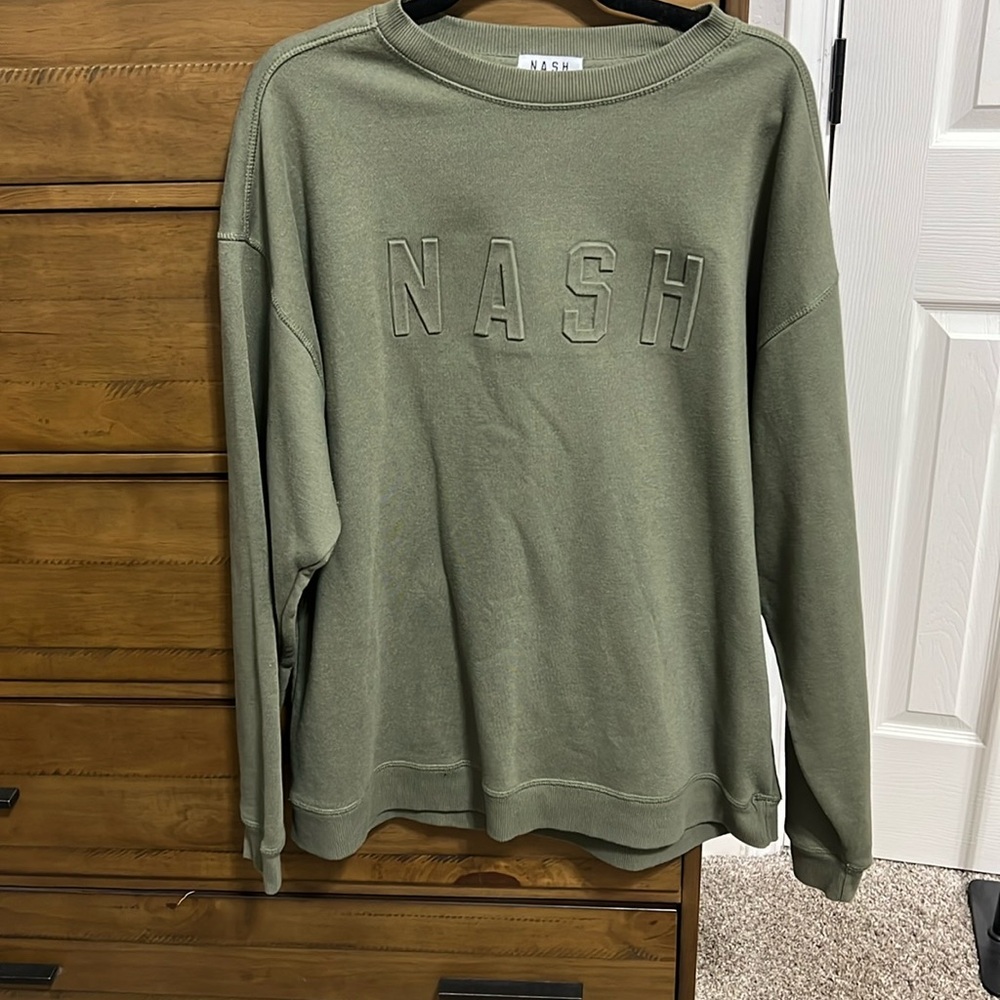 Nashville sweater from the The Nash Collection in Nashville Tennessee, worn once